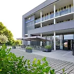 Golden Tulip 4*