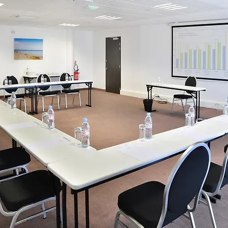 Aparthotel Golden Tulip Suites-