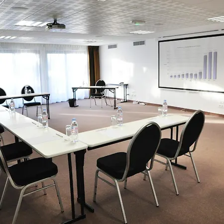 Golden Tulip Suites- Aparthotel