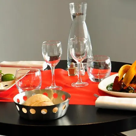 Aparthotel Golden Tulip Suites- 4*