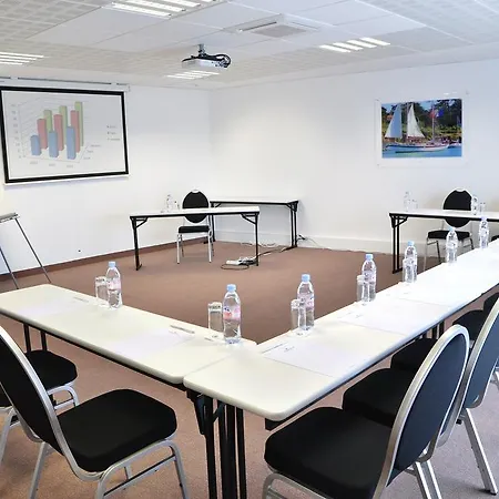 Appart hôtel Golden Tulip Suites-