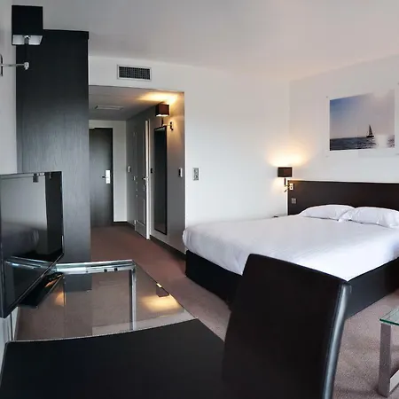 Hotel apartamentowy Golden Tulip Suites- Pornic