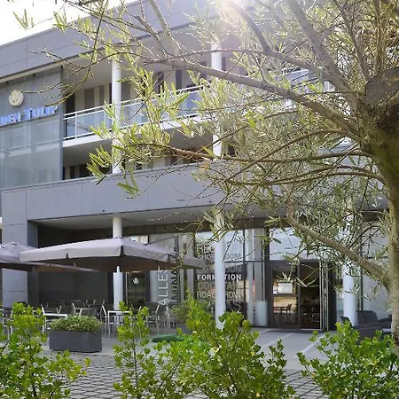 Golden Tulip Suites- 4*