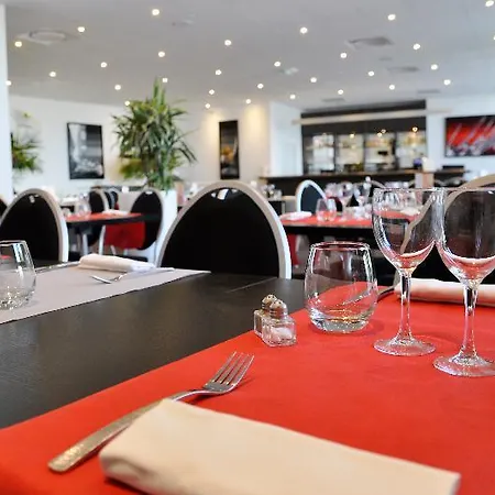 Golden Tulip Suites- Aparthotel Pornic