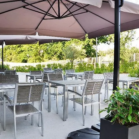 Golden Tulip Suites-