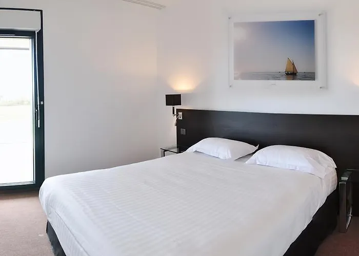 Golden Tulip Suites-