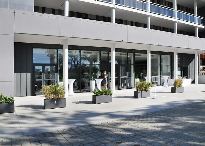 Golden Tulip Aparthotel 4*