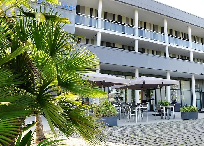 Golden Tulip Aparthotel