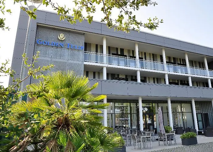 Aparthotel Golden Tulip 4*