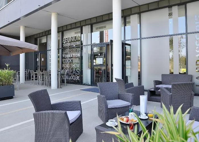 Golden Tulip Aparthotel 4*